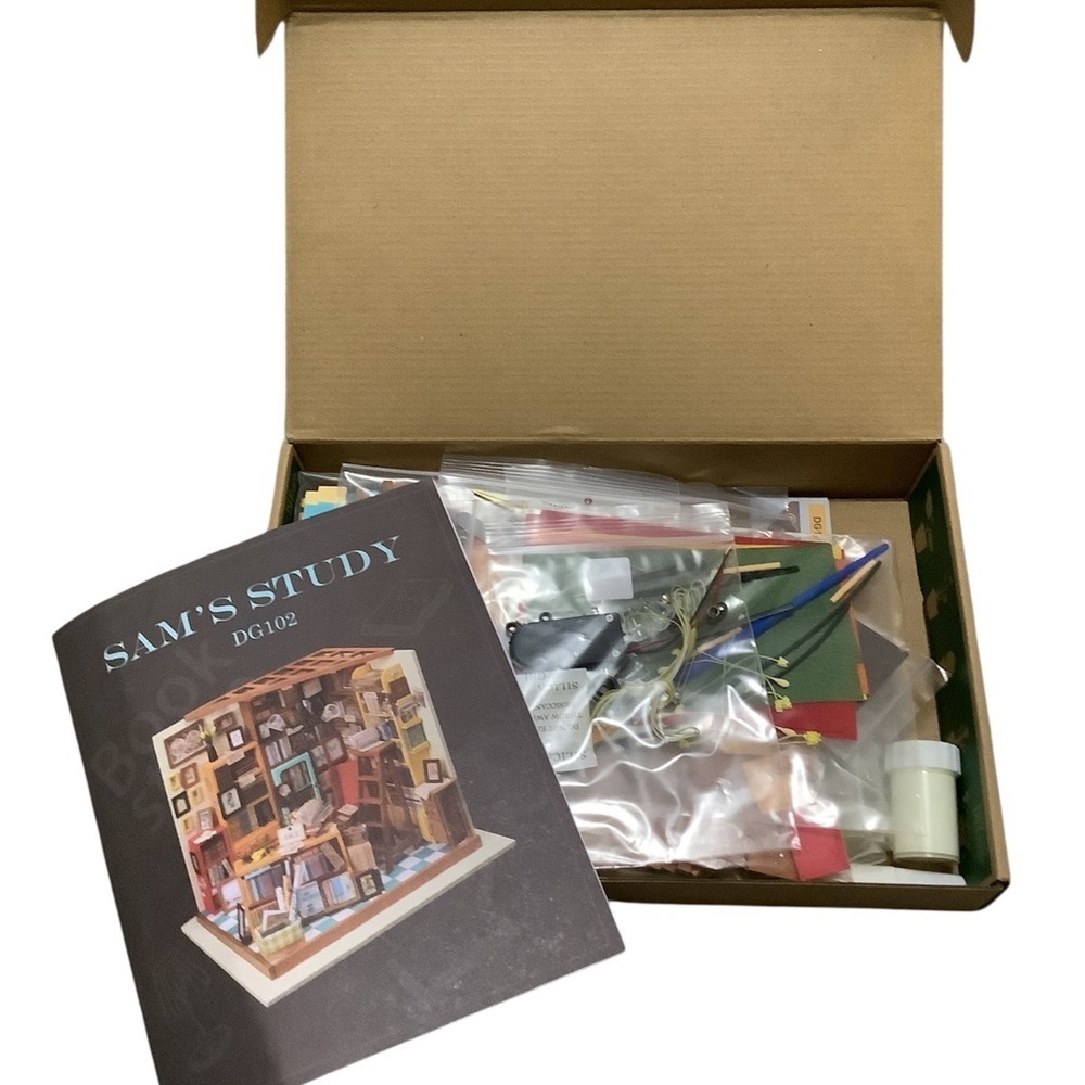 Sam's Study DIY Miniature Kit - Picture 2 of 3